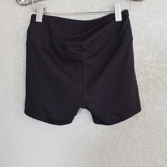 Cascade shorts performance - Picture 3 of 3